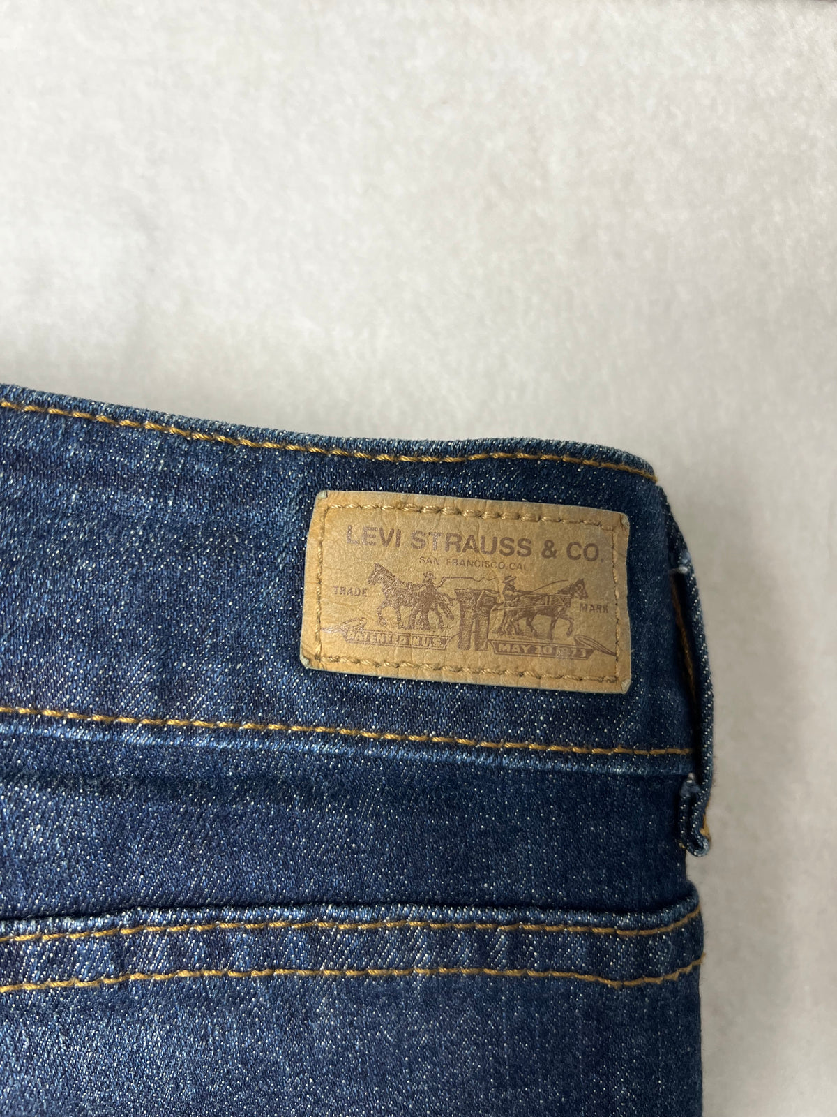 Levis 526 Slender Boot Cut Jeans size M