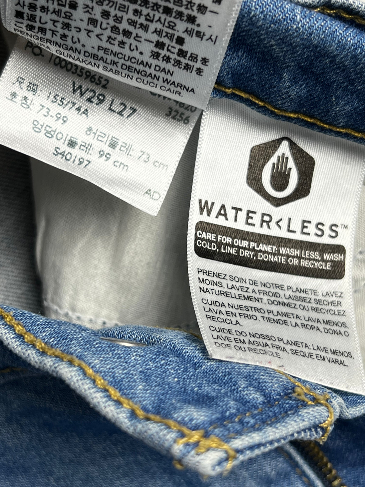 Levis High Waisted Taper Jeans W29 L27