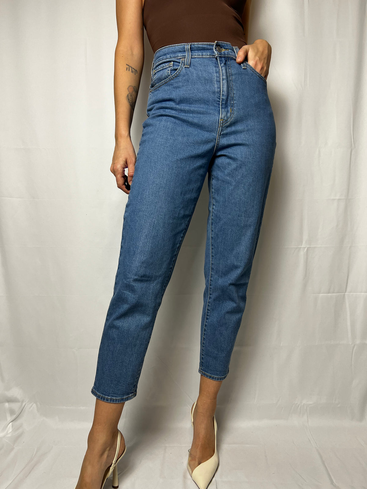 Levis High Waisted Taper Jeans W29 L27