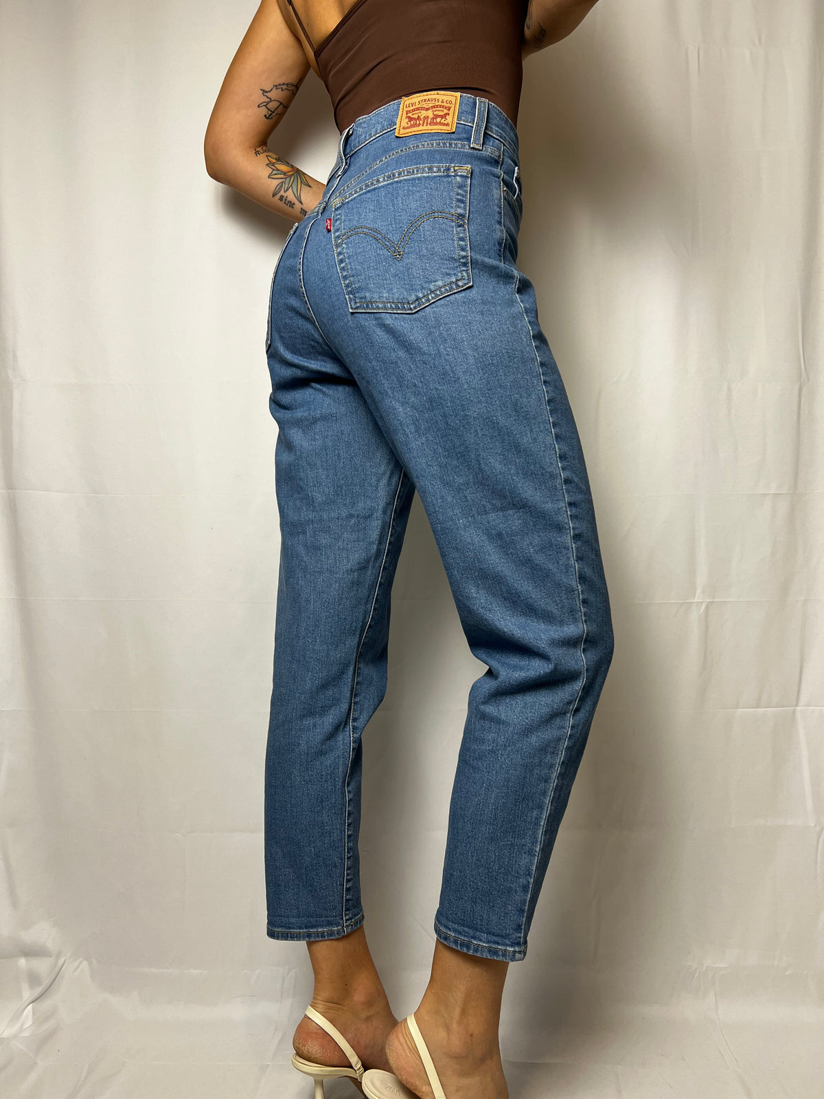 Levis High Waisted Taper Jeans W29 L27